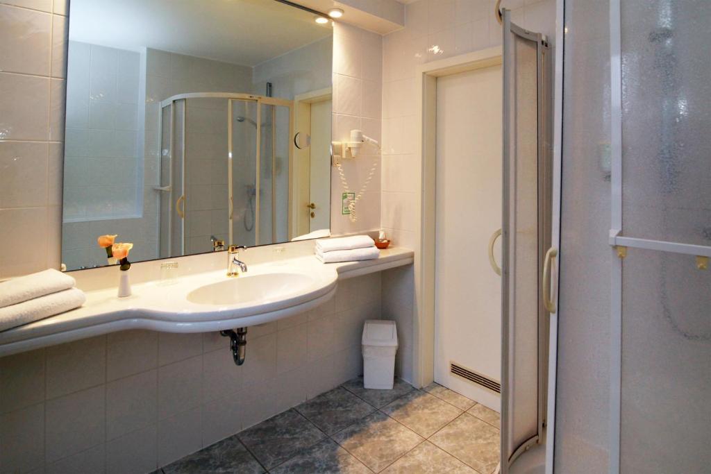 Romantik Hotel Kaufmannshof ベルゲン・アウフ・リューゲン 部屋 写真