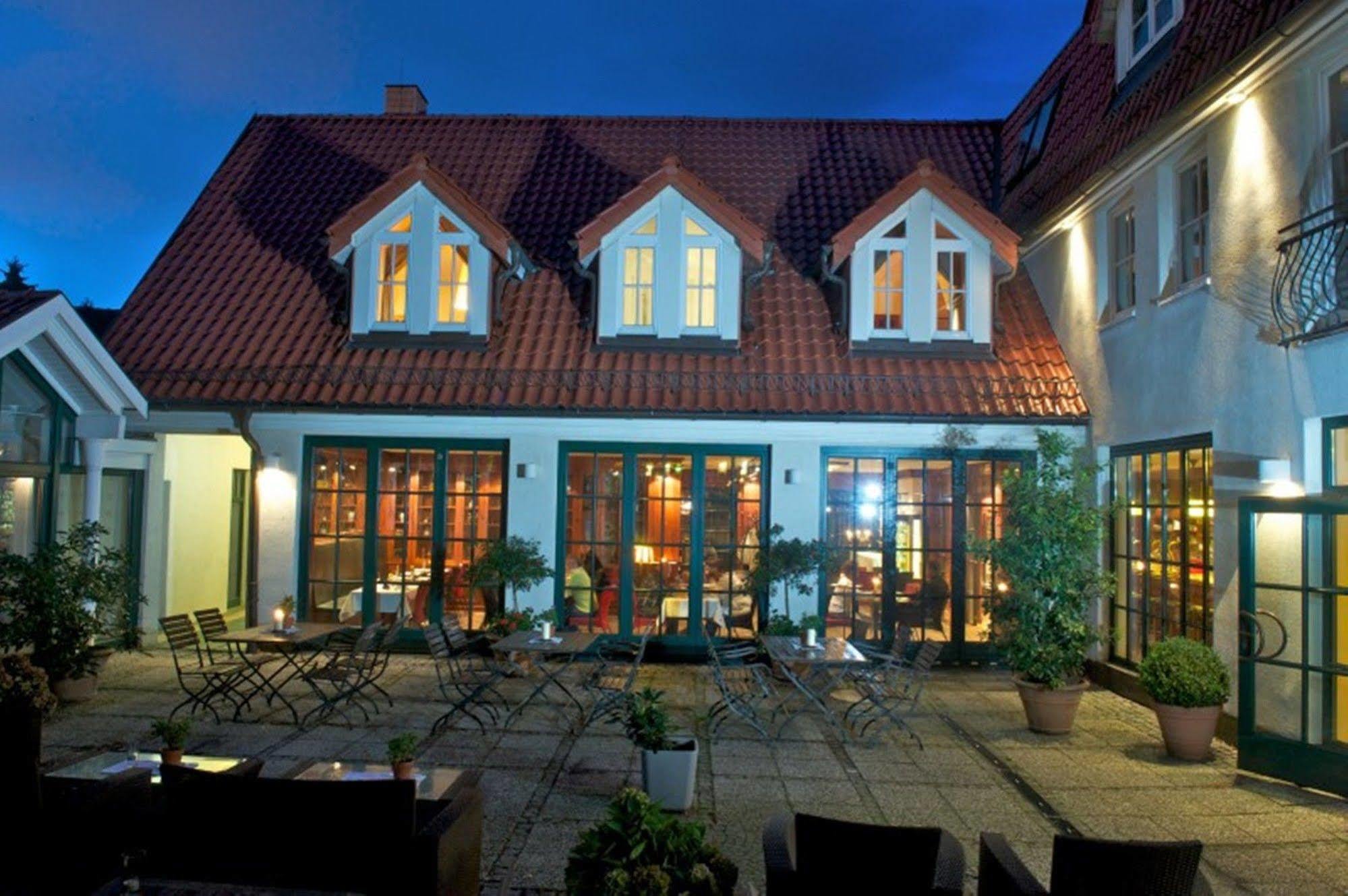 Romantik Hotel Kaufmannshof ベルゲン・アウフ・リューゲン エクステリア 写真